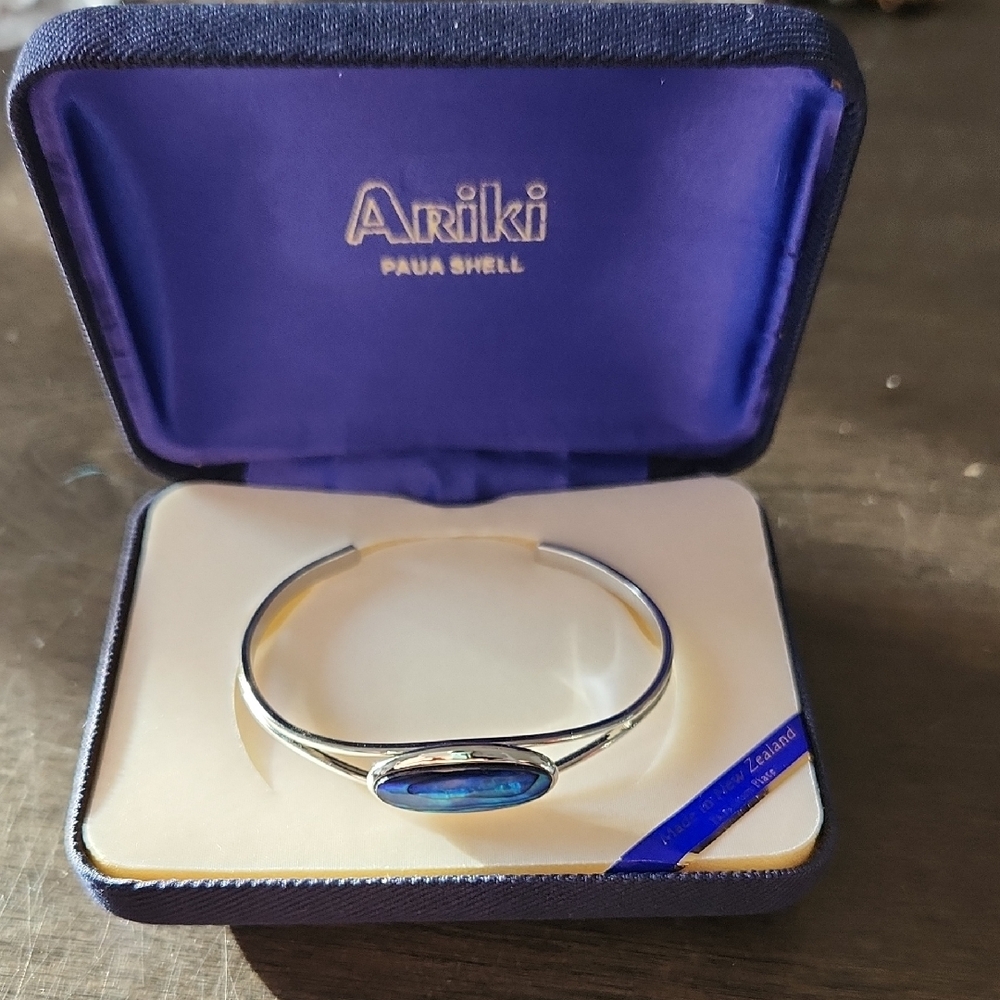 Ariki Paua Shell Bracelet